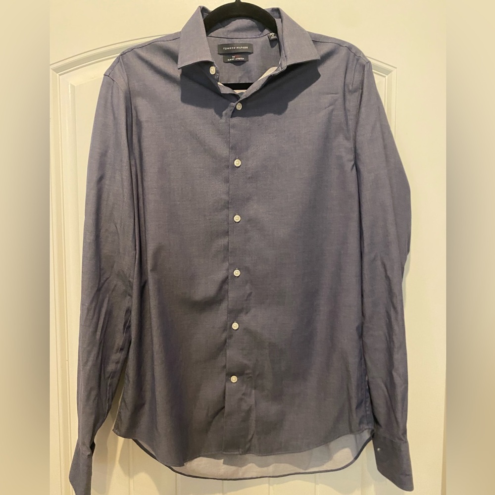 Tommy Hilfiger Slim Fit Button Down Shirt Men's Medium 15.5, 34/35 Blue Chambray